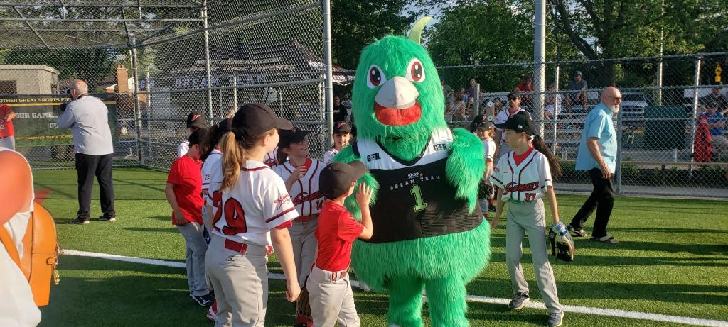 gtr-turf-mascot-youth-baseball-event.